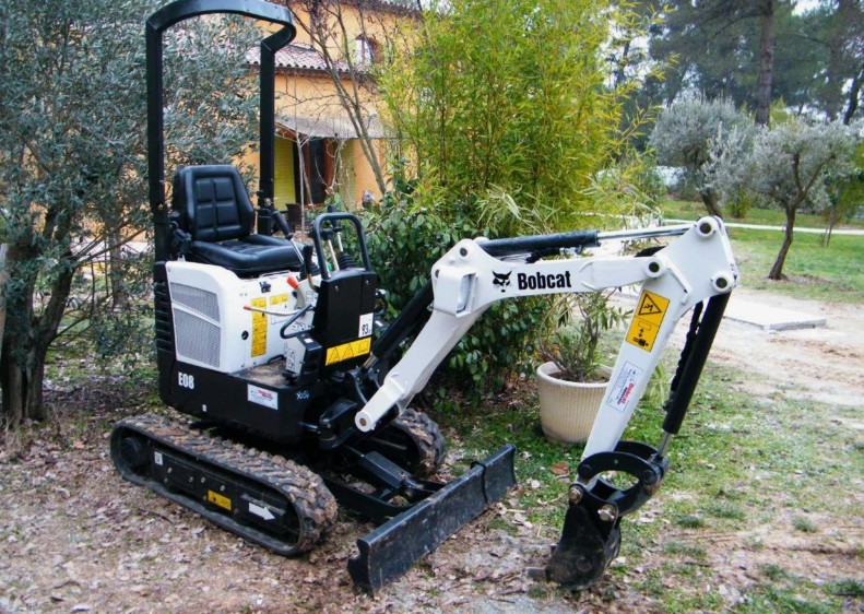 Bobcat E08